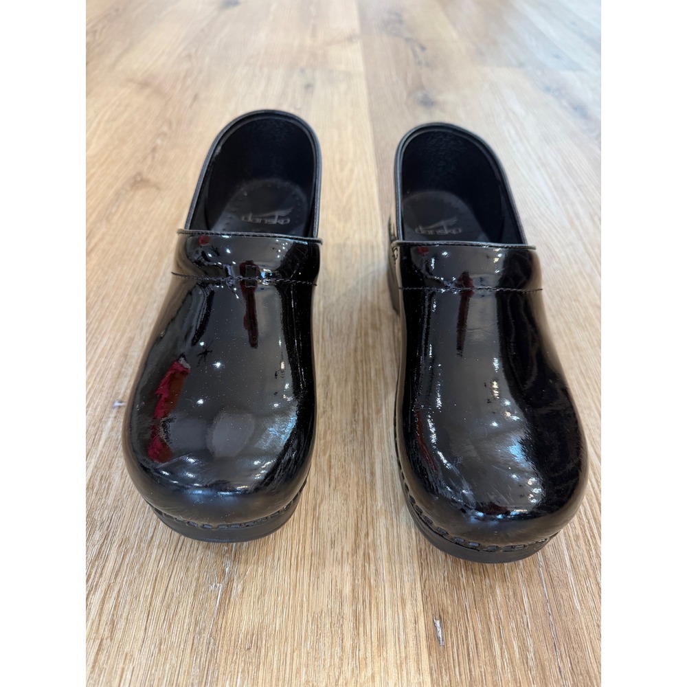 Dansko Professional Clogs Womens 41 Narrow Black Patent Leather Slip On Comfort